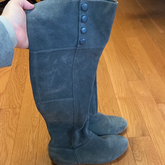 Gray Chinese Laundry tall boots in good condition. Size 9.5 - Picture 2 of 5